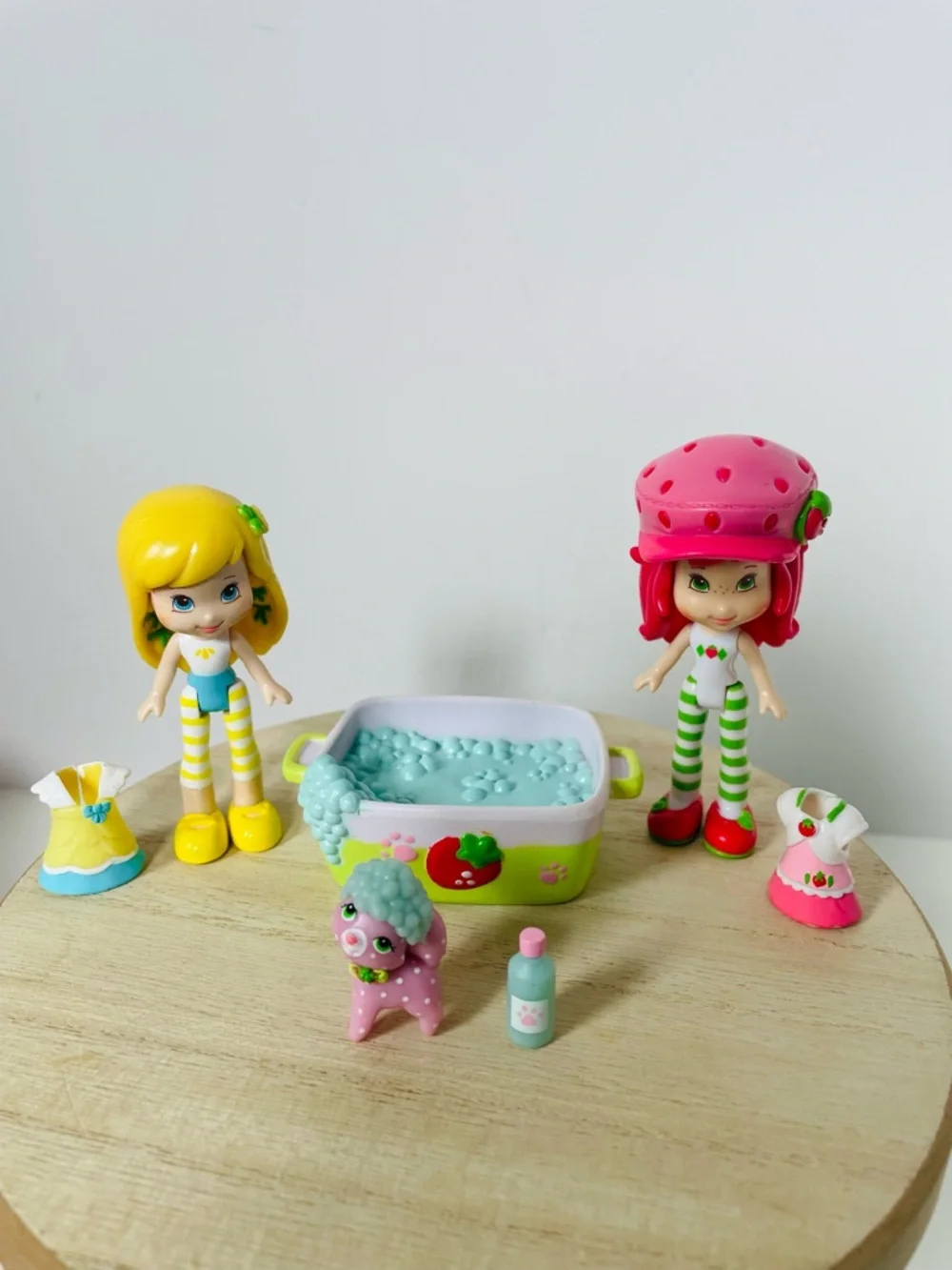2009 Strawberry Shortcake Berry Bubbly Bath Lemon Meringue Doll Custard Complete
